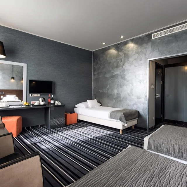 غرفة ثلاثية، Carat Boutique Hotel 1/3