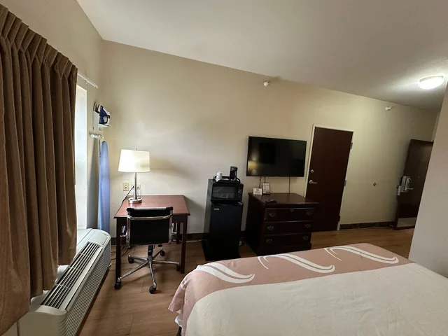 غرفة بسرير كينج لذوي الإعاقة، Econo Lodge Inn & Suites Monee 7/10