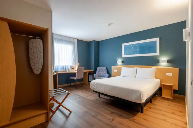 غرفة بسرير مزدوج لذوي الإعاقة، Travelodge Alicante Puerto 9/10