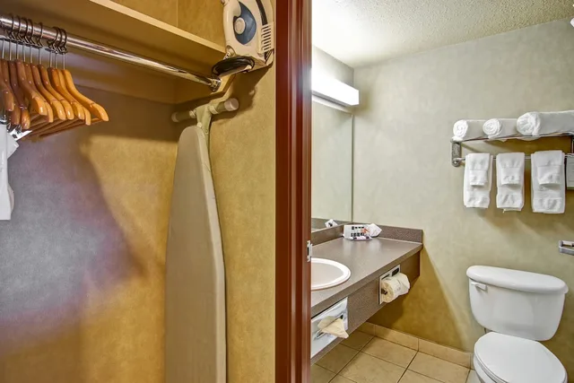 غرفة ديلوكس بسريرين كوين، Ramada by Wyndham Ponoka 5/5