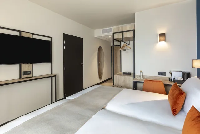 غرفة قياسية بسريرين منفصلين، Hotel OstOria, BW Signature Collection 4/6
