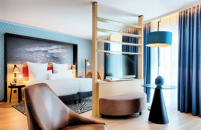 جناح جونيور بسرير مزدوج مع أريكة، NYX Hotel Munich by Leonardo Hotels 4/5