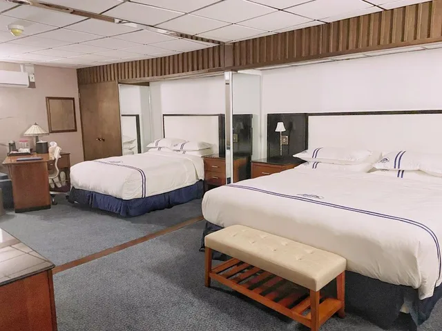 Family, King Bed, Wangshi China Palace Bed And Breakfast 2/3