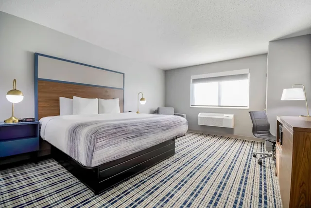 غرفة بسرير كينج، Americinn By Wyndham Wausau 1/10