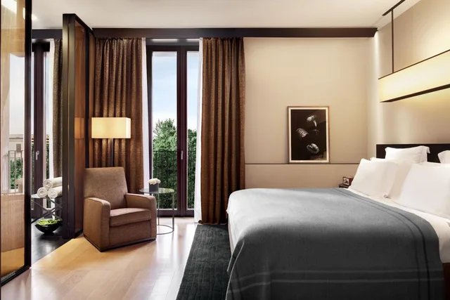 Guest Room, Premium, King Bed, Bulgari Hotel Milano 2/6