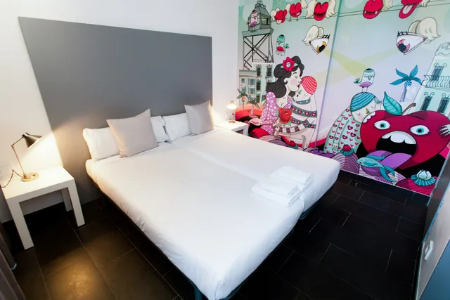 Private, Twin Beds, Hostel St Christophers Inn Barcelona 1/2