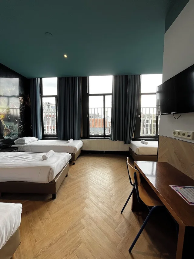 Room, Quadruple, Heart of Amsterdam 8/10