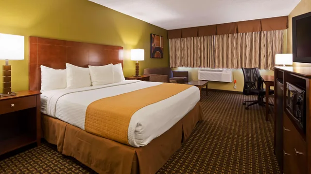 غرفة قياسية بسرير مزدوج، Best Western Executive Inn Kenosha/Pleasant Prairie 1/3
