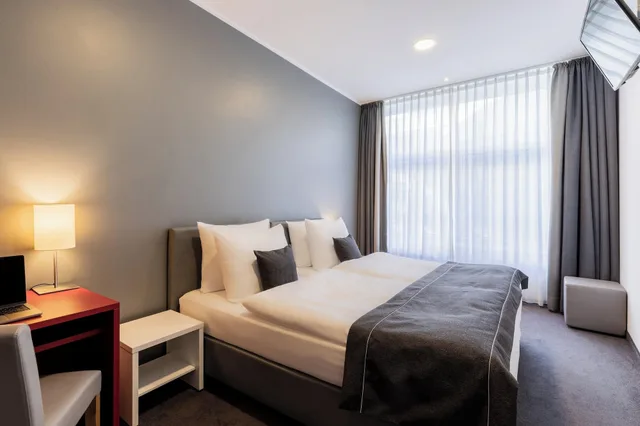 Premium, Multiple Beds، Garner Hotel Berlin - Gendarmenmarkt by IHG 2/4