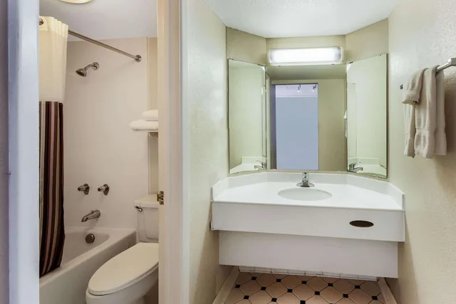غرفة بسريرين مزدوجين، La Quinta Inn by Wyndham Albuquerque Northeast 3/3