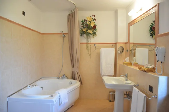 جناح جونيور، Romantik Furno 2/2