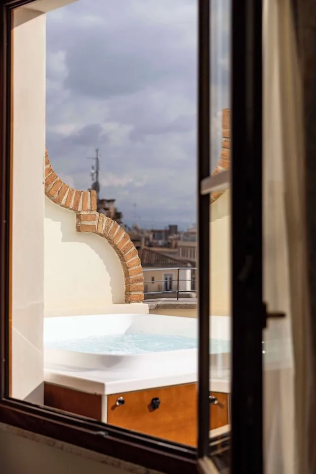 Junior Suite, King Bed, Hot Tub, Terrace, Anantara Palazzo Naiadi 3/3