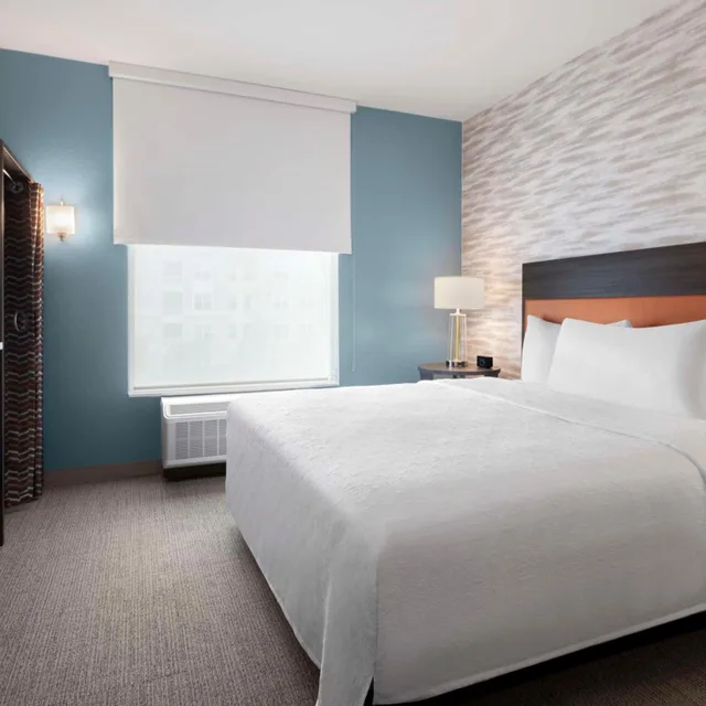 جناح بسرير كينج مع أريكة بحوض استحمام لذوي الإعاقة، Home2 Suites by Hilton Orlando South Davenport 2/8