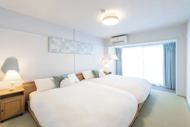 Luxury, Villa, King Bed, 4 Futon Beds, White Beach House 7/10