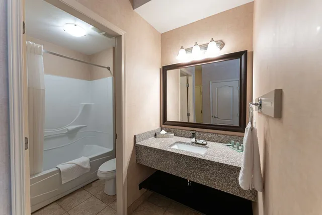 غرفة تنفيذية بسرير كينج مع أريكة، Prestige Cranbrook Hotel, BW Premier Collection 3/3