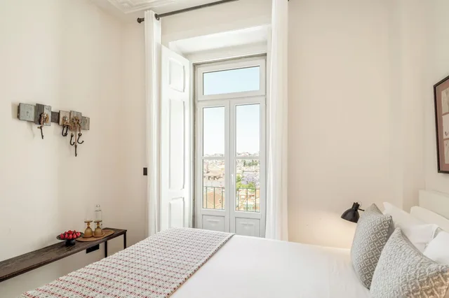 Room, Double Bed, Small, Casa Das Janelas Com Vista 2/6