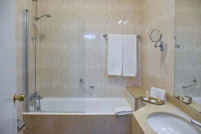 غرفة ديلوكس بسرير مزدوج وسرير فردي، Hotel Toural 8/9