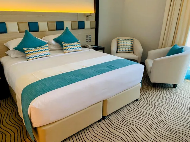 Standard Twin, City Avenue Hotel 2/3