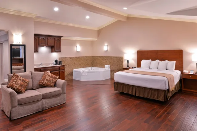 جناح بسرير كينج بحوض جاكوزي، Best Western Oxnard Inn 1/8