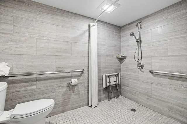 غرفة قياسية بسريرين كوين لذوي الإعاقة، Hotel Skye San Bruno 4/4