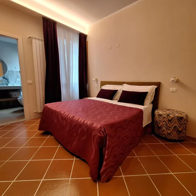 غرفة ثلاثية، Hotel Maxim 3/7