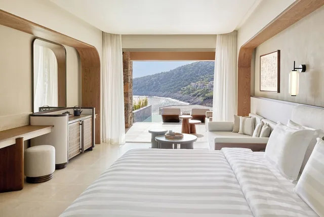 Collection, Junior Suite, King Bed, Sea View, Sofa, Private Pool، Daios Cove 3/5