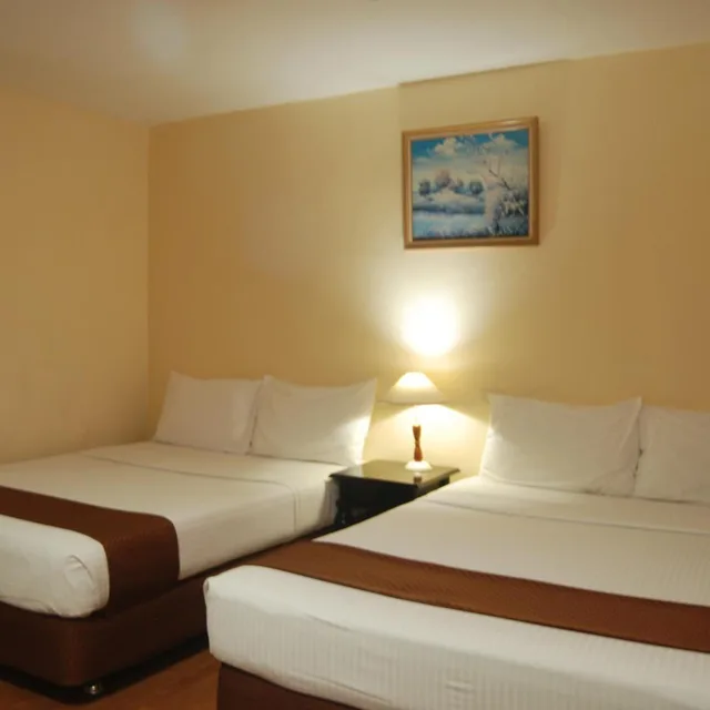 Room, Triple, Golden Peak Hotel and Suites powered by Cocotel 3/10