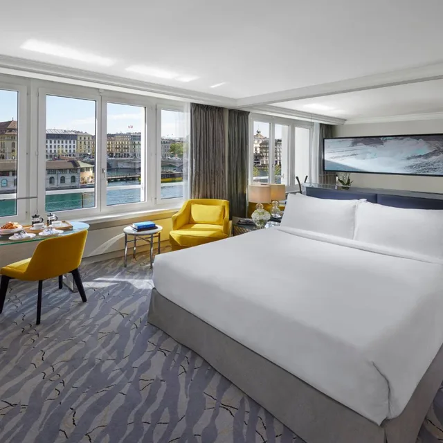غرفة بسرير كينج بإطلالة على النهر، Mandarin Oriental, Geneva 1/4