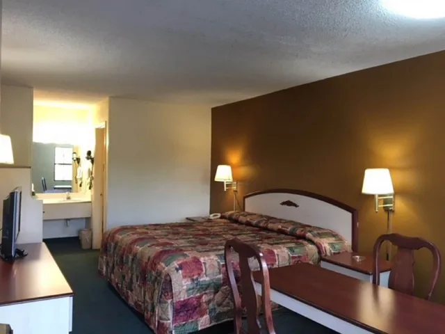غرفة أساسية مفردة بسرير كينج، Budget Inn Talladega 6/9