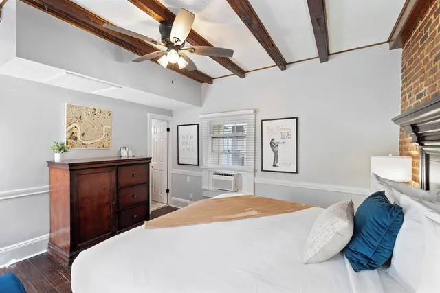 Classic, King Bed, Hotel St Pierre French Quarter 8/10