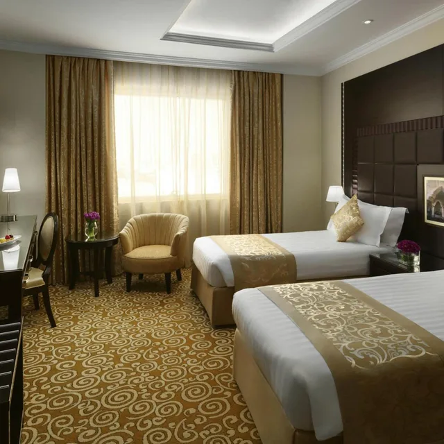 Connecting, Family, Movenpick Qassim 4/6