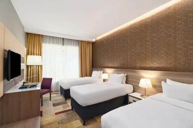 Classic, Triple, Double and Twin Beds, Mercure Makkah Aziziah 1/6