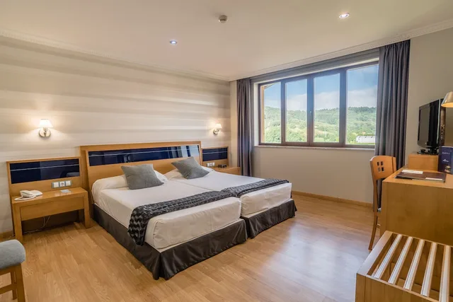 غرفة ثلاثية بثلاثة أسرّة، Hotel Villa Pasiega 2/4