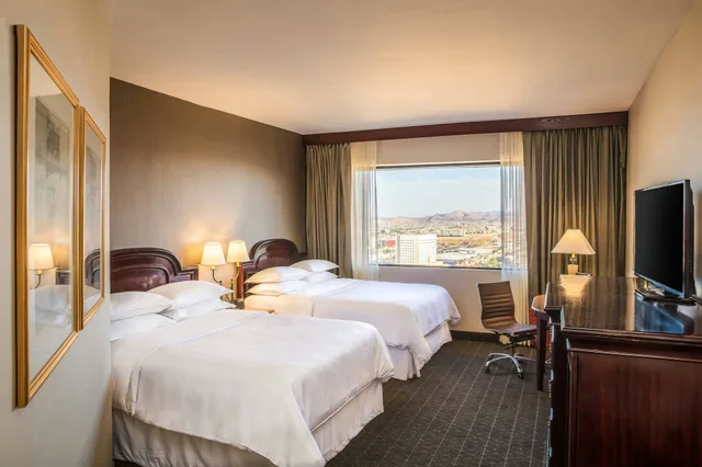 غرفة بسريرين كوين، Sheraton Chihuahua Soberano 1/3