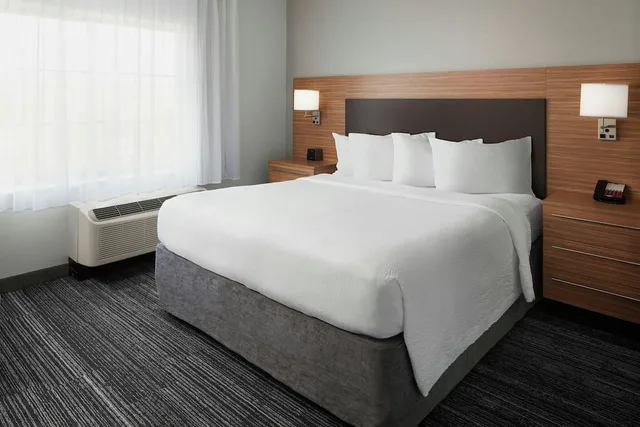 جناح بسرير كوين بغرفة نوم واحدة مع أريكة لذوي الإعاقة، TOWNEPLACE SUITES BY MARRIOTT FORT MYERS ESTERO 1/2