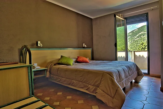 غرفة بسرير كوين، HOTEL DES DEUX SORRU 1/4