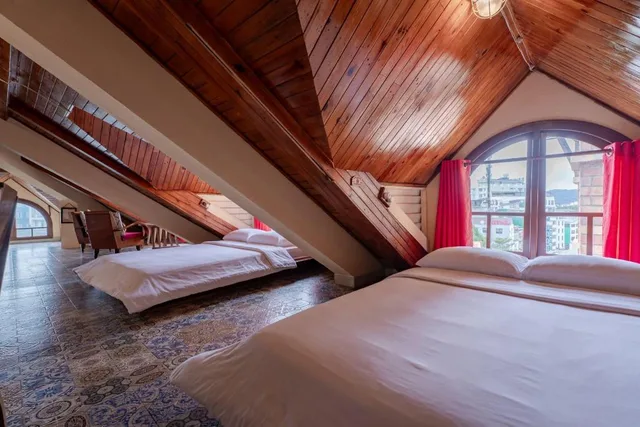 Room, Twin Beds, Attic، Saphir Dalat Hotel 1/5