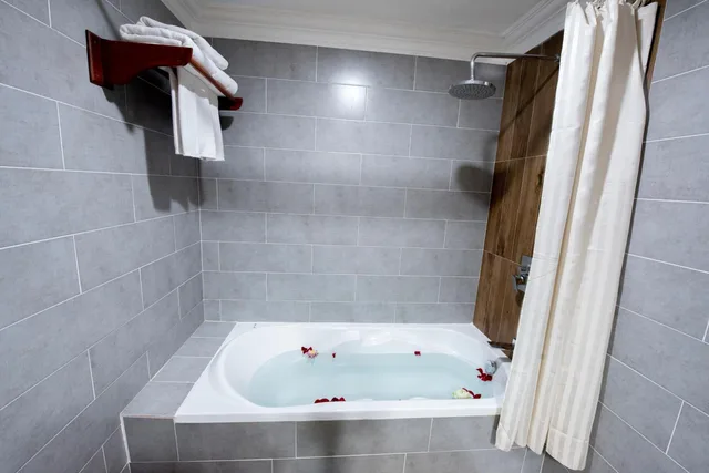 Family Suite, Royal Crown Hotel & Spa 7/7