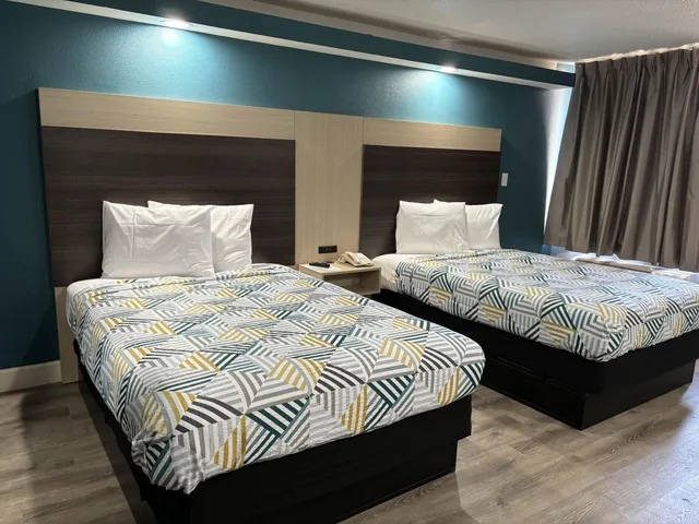 2 Queen Beds - Smoking, Micfridge، Studio6 Suites Memphis, TN – East Memphis 5/10
