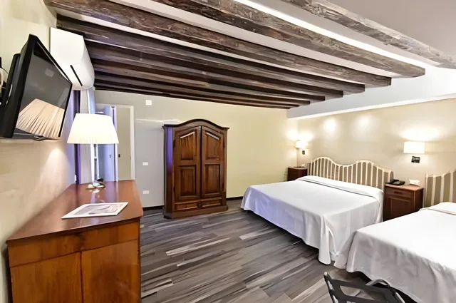 غرفة رباعية، Villa Rosa 1/1