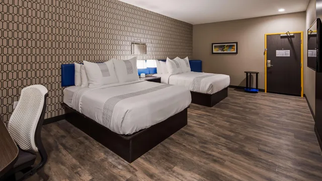 غرفة بسريرين كوين، Glo Best Western Tulsa-Catoosa East Route 66 8/10