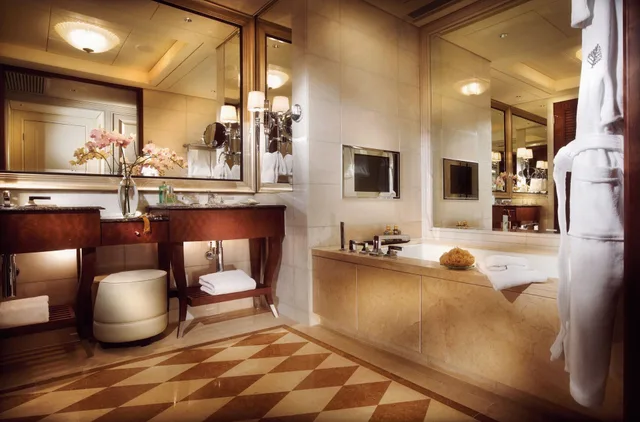 1 Bedroom, Ambassador, Suite, King Bed، Four Seasons Hotel Macao 3/3