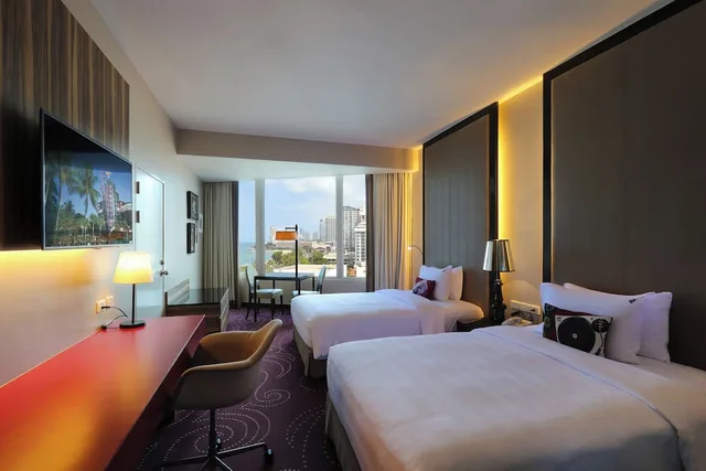 Deluxe, King Bed, Sea View, Hard Rock Hotel Pattaya 4/10