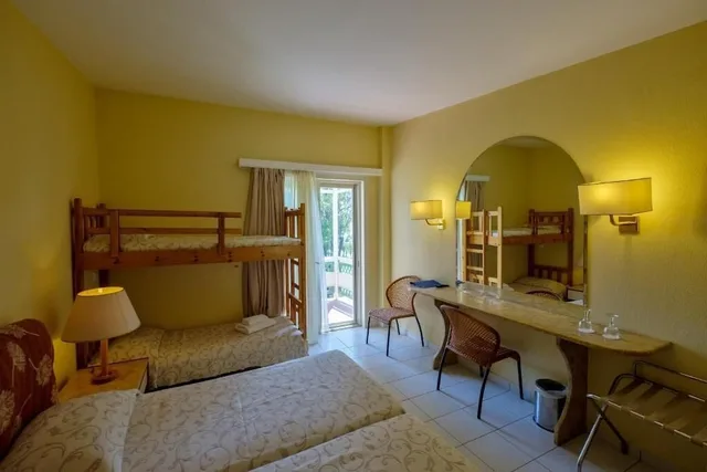 غرفة بسرير مزدوج أو سريرين منفصلين بإطلالة على الحديقة، Palmariva Beach Hotel By Anayia All Inclusive Resorts 8/8