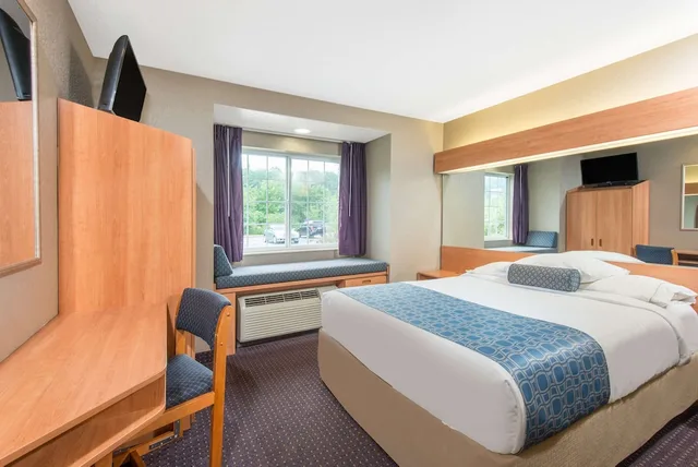 غرفة بسرير كوين لذوي الإعاقة، Microtel Inn & Suites By Wyndham Hazelton/Bruceton Mills 1/1