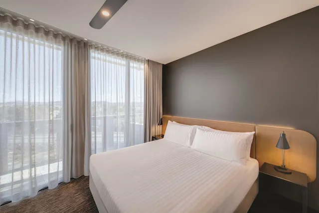 غرفة تنفيذية، Vibe Hotel Canberra Airport 1/7