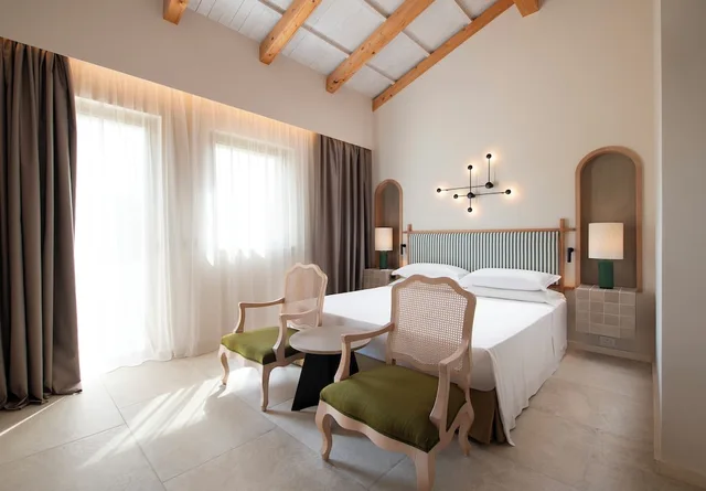 Family, 1 Double and 3 Single Beds، Vivosa Apulia Resort 3/6