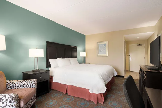 غرفة بسرير كينج، Hampton Inn & Suites Bluffton-Sun City 3/3