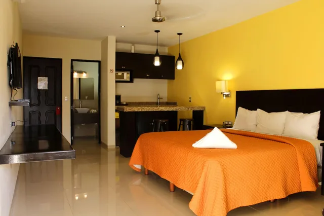 جناح بشرفة، Hotel Nautilus 1/2