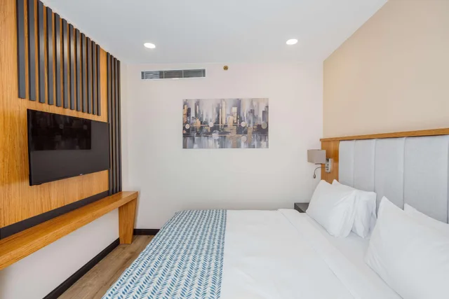 غرفة بسرير مزدوج، Best Western Plus Batumi 2/8